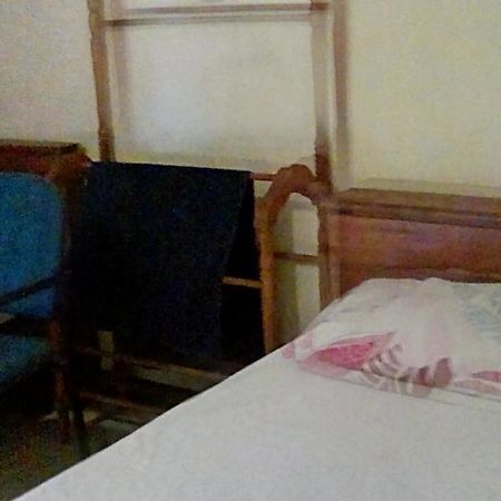 Leaf Guest House 감폴라 외부 사진