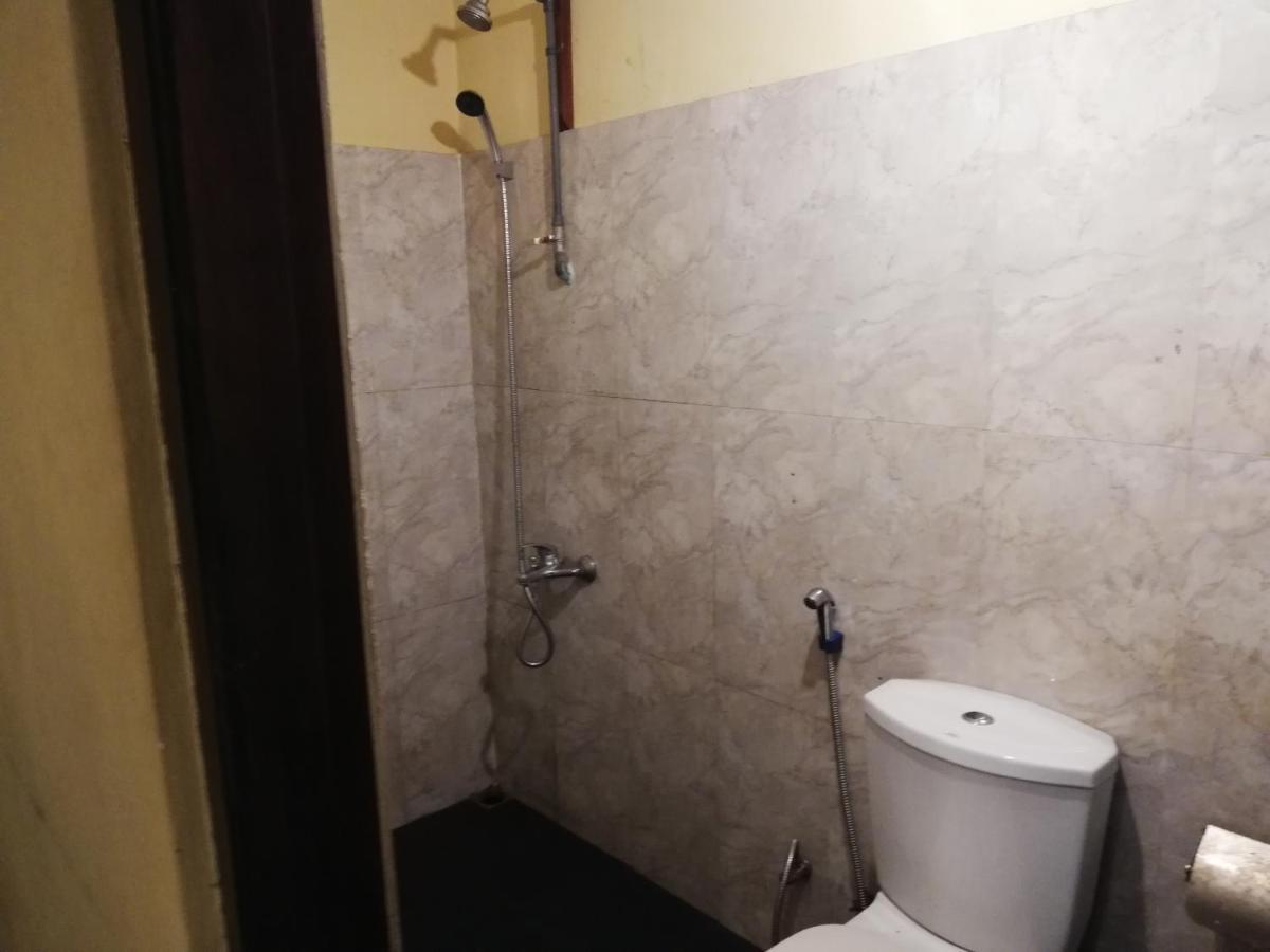 Leaf Guest House 감폴라 외부 사진