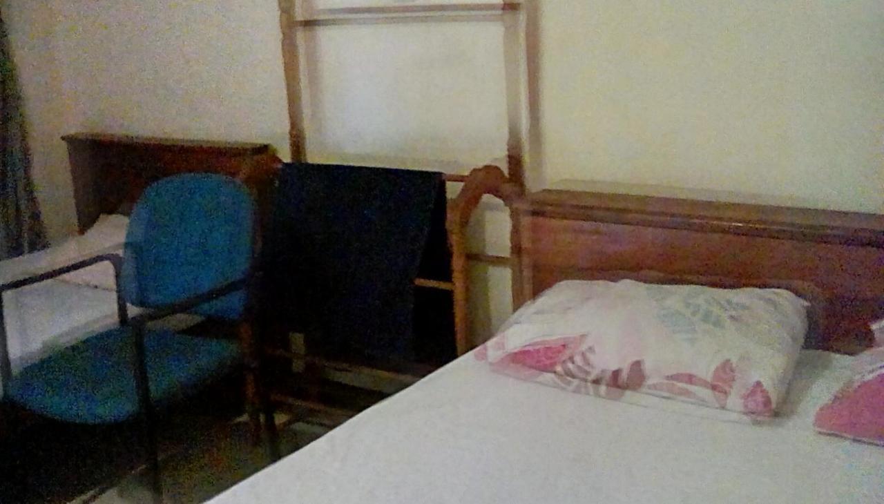 Leaf Guest House 감폴라 외부 사진